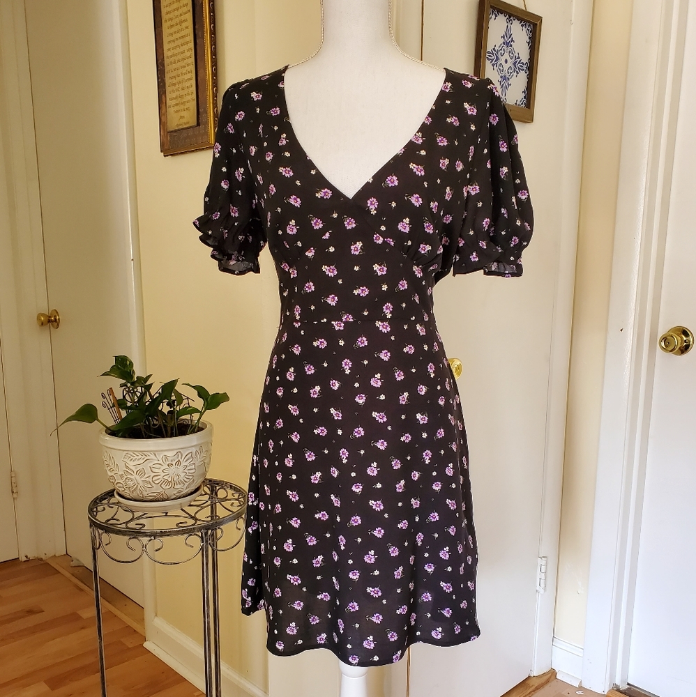 Never been worn - adorable floral dress